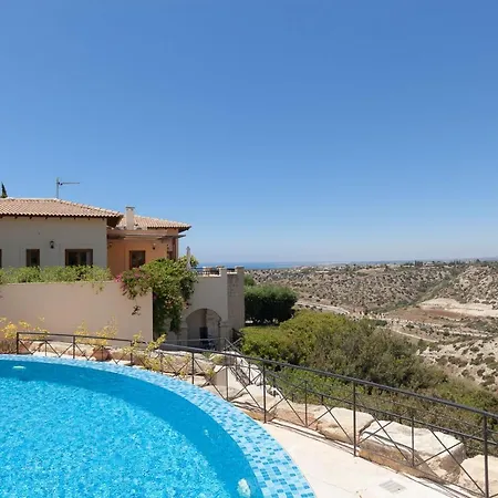 Aphrodite Hills - Junior 4*