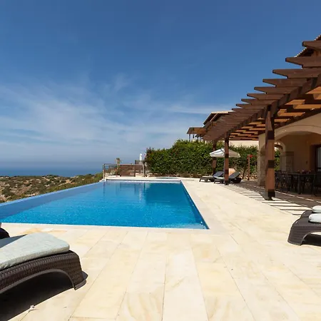 Aphrodite Hills - Junior Ośrodek wypoczynkowy 5*