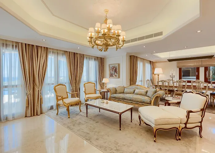 Aphrodite Hills - Junior 4*