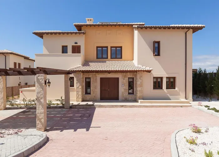 Aphrodite Hills - Junior 4*