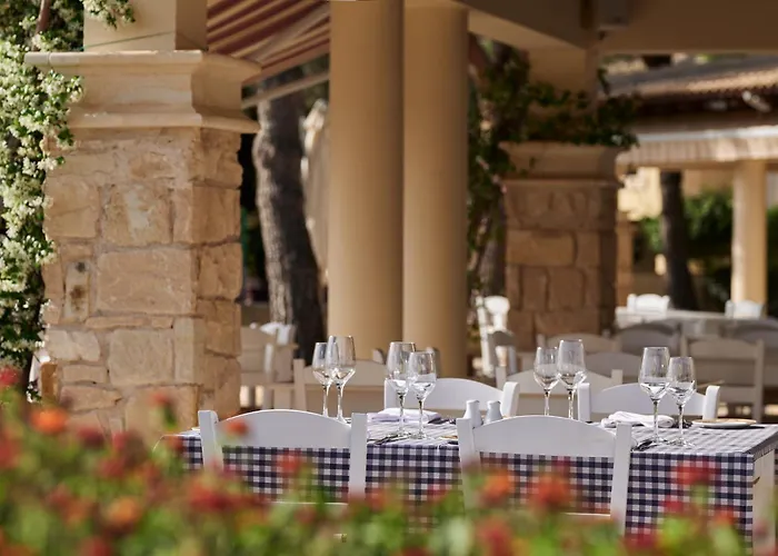 Semesteranläggning (resort) Aphrodite Hills - Junior 4*