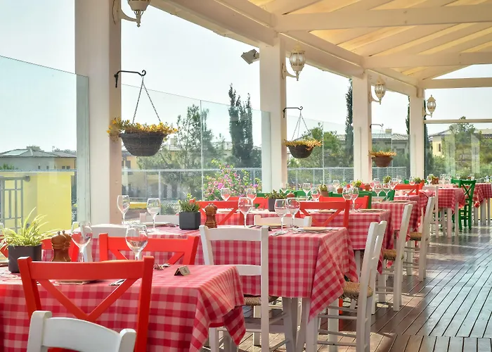 Aphrodite Hills - Junior 4*