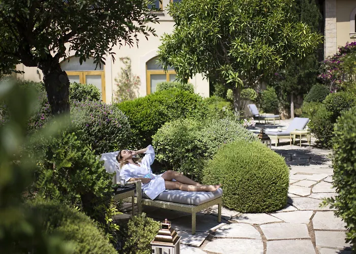 Aphrodite Hills - Junior